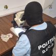 Percheziții la Vatra Dornei, la persoane suspecte că puneau pe piață dolari falsificați