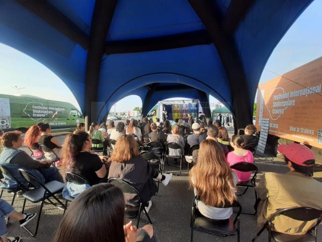 „Caravana Shakespeare – peste tot” ajunge la Suceava și Pătrăuți