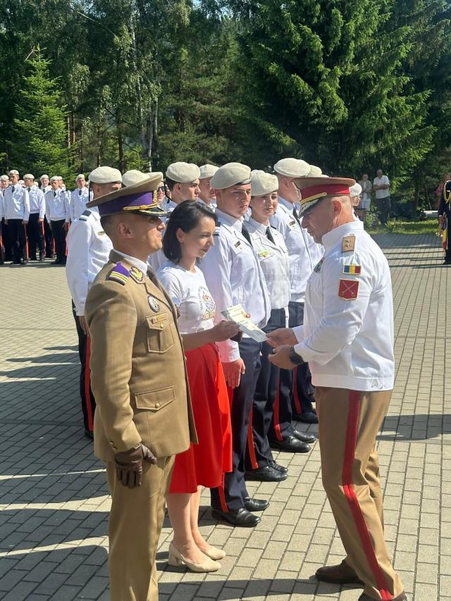 Prefectul Andronachi a participat la ceremonia de închidere a anului școlar la Colegiul Militar