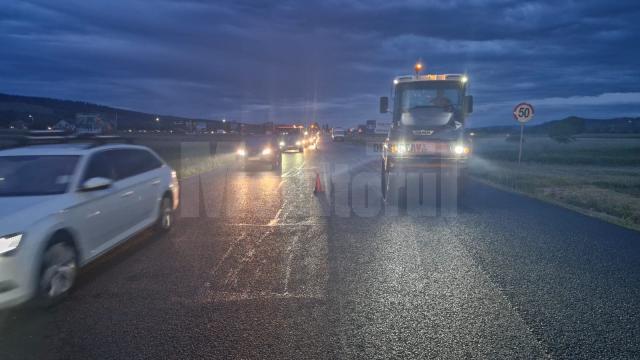 Se toarnă covor asfaltic pe DN 17, între Păltinoasa și Gura Humorului