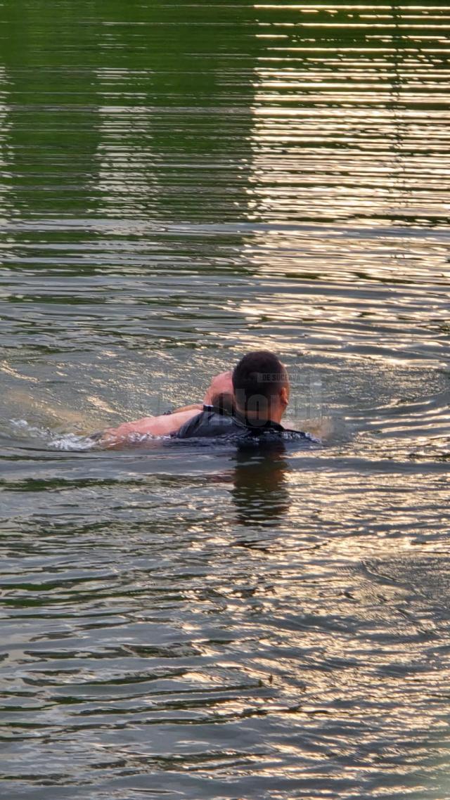 Bărbat salvat de pompieri de la înec