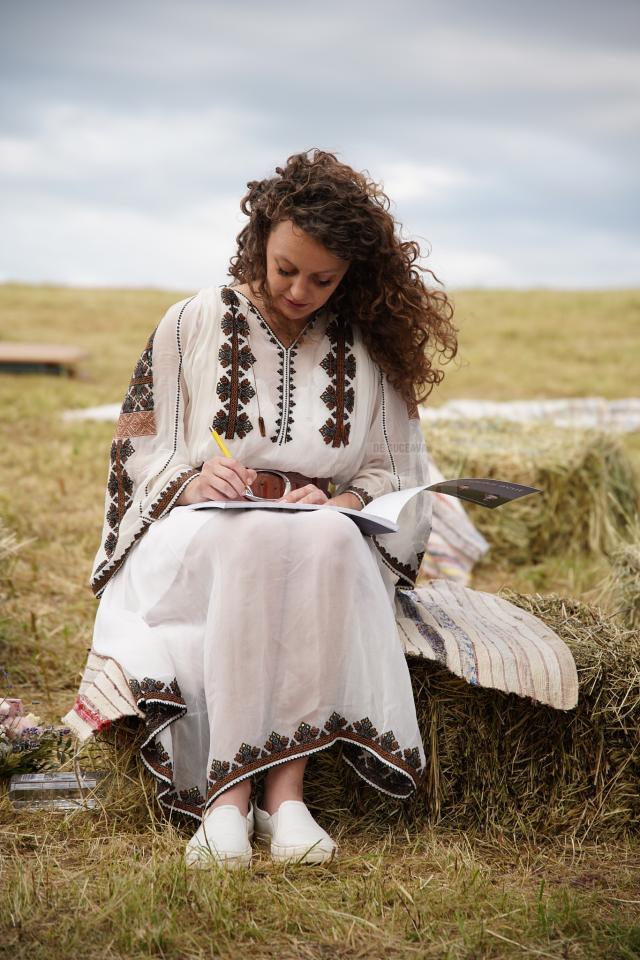 Inedită lansare a albumului foto „În căutarea timpului avut” de Ema Motrescu, în locul numit „Libertate”