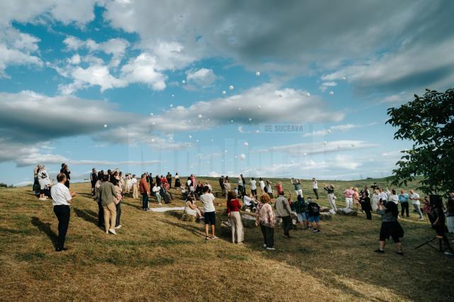 Inedită lansare a albumului foto „În căutarea timpului avut” de Ema Motrescu, în locul numit „Libertate”