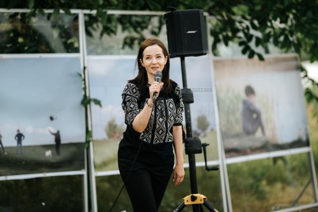 Inedită lansare a albumului foto „În căutarea timpului avut” de Ema Motrescu, în locul numit „Libertate”