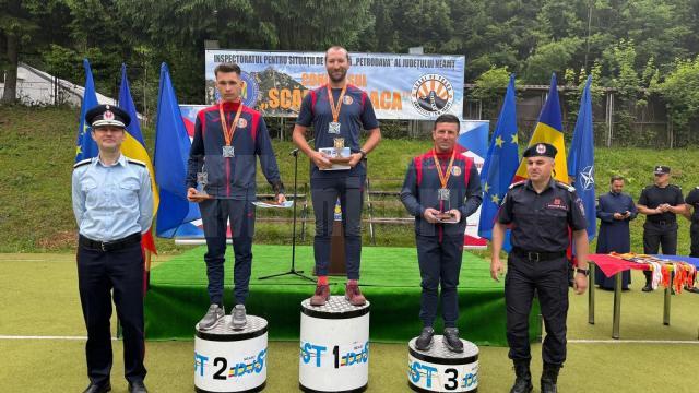 Rezultate remarcabile ale reprezentanților ISU Suceava la concursul pentru pompieri „Scări pe Toaca”