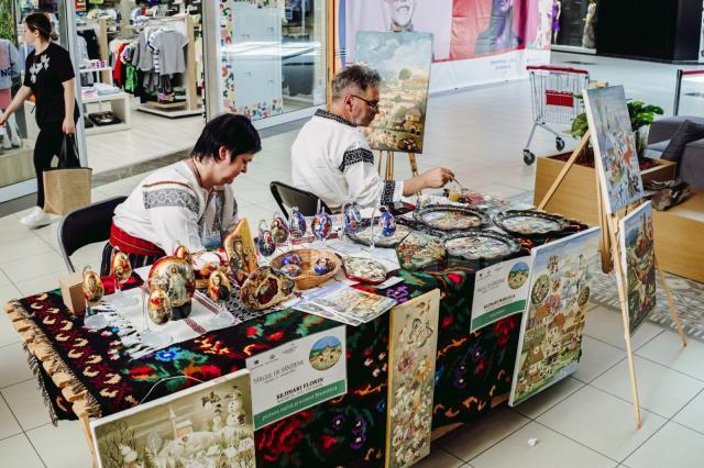 Târgul de Sânziene, în incinta Shopping City Suceava