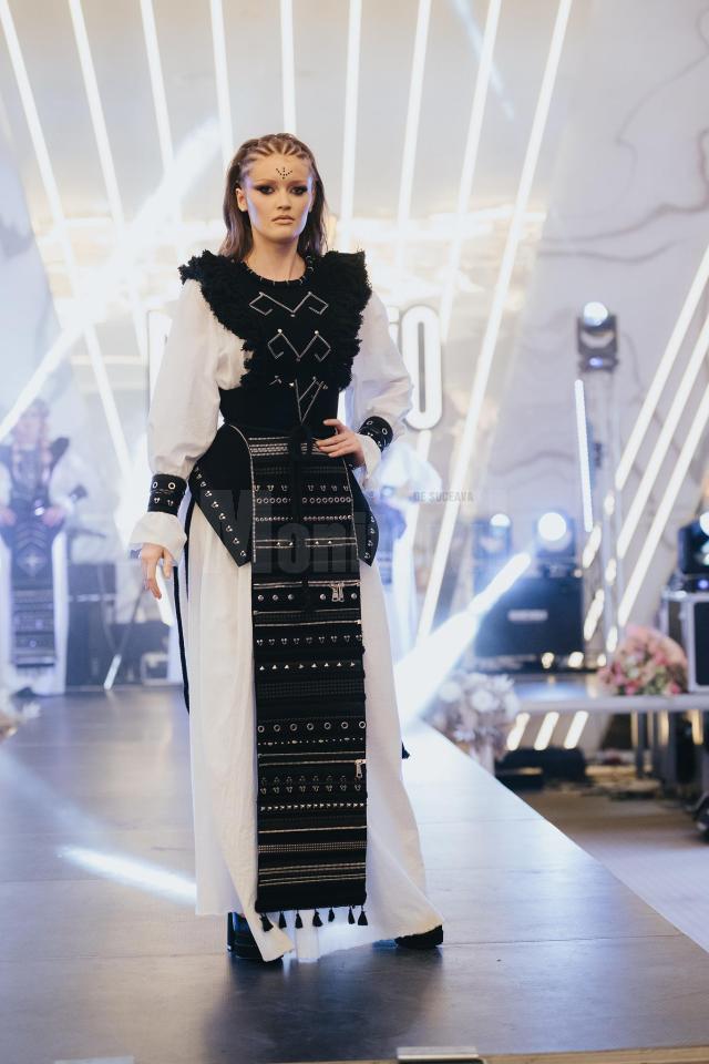 Portul tradițional românesc, reinterpretat elegant de o tânără creatoare de modă din Suceava