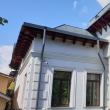 Un obsedat sexual ademenea cu dulciuri copile în casa sa, unde le atingea pe sâni și în ...