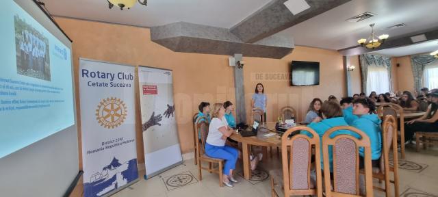 Start pentru prevenție și educație: 60 de tineri au participat la o tabără în Mănăstirea Humorului, o etapă importantă a unui proiect dedicat sănătății emoționale și prevenirii consumului de substanțe interzise.