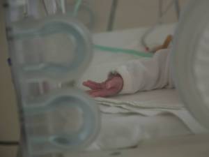Pedeapsă redusă simțitor pentru o mamă care și-a ucis bebelușul și apoi l-a aruncat la gunoi