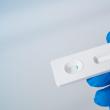 Noua formă de Covid-19, cu simptomul de „lamă de ras în gât”, diagnosticată în iunie ...