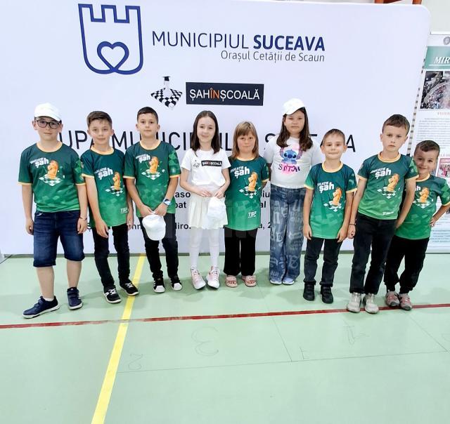 Tinerii șahiști suceveni au excelat, cucerind medalii la toate categoriile