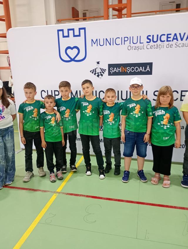 Tinerii șahiști suceveni au excelat, cucerind medalii la toate categoriile