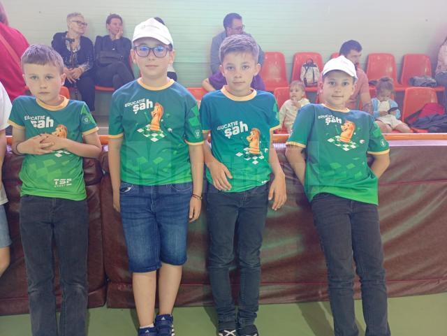 Tinerii șahiști suceveni au excelat, cucerind medalii la toate categoriile