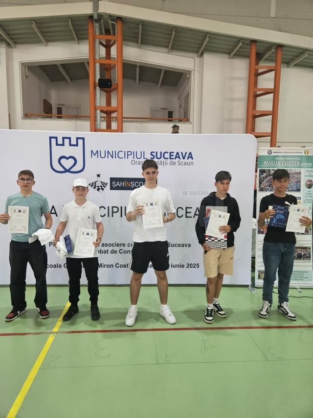 Tinerii șahiști suceveni au excelat, cucerind medalii la toate categoriile