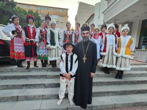 Paul împreună cu preotul Mihai Cobziuc