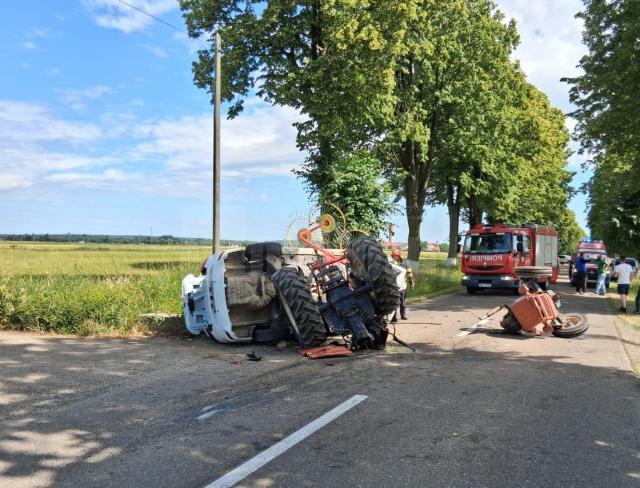 Un autoturism și un tractor s-au ciocnit violent în cursul zilei de miercuri