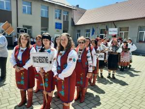 Festivalul interetnic „Conviețuiri”, cu parada grupurilor folclorice, la Negostina