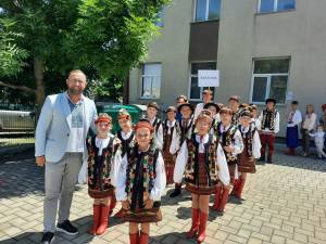 Festivalul interetnic „Conviețuiri”, cu parada grupurilor folclorice, la Negostina