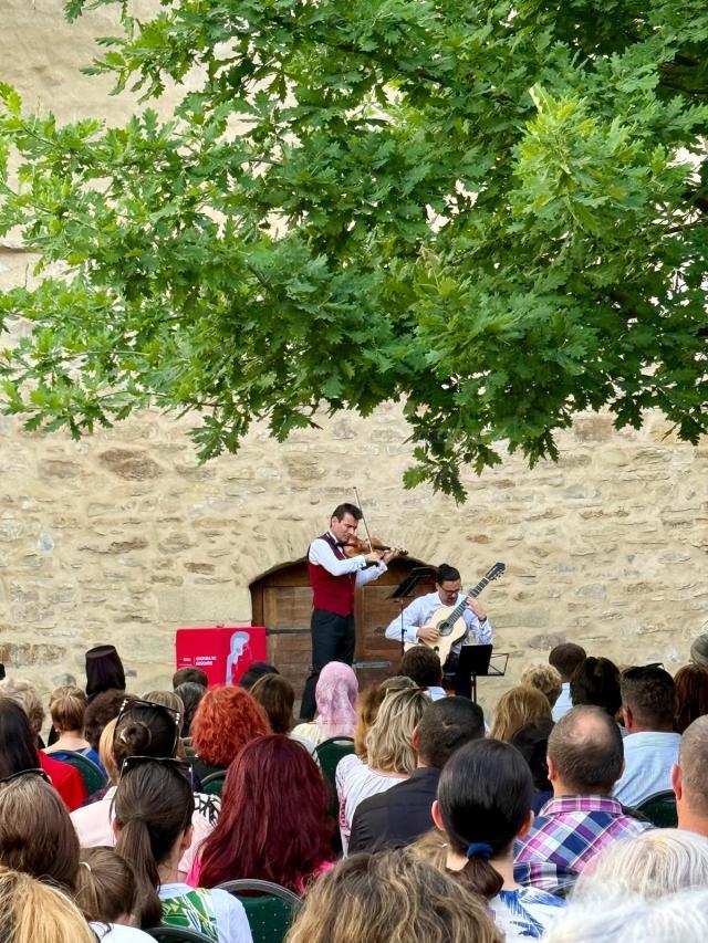 Protagoniștii Turneului Stradivarius în fața audienței din Mănăstirea Bogdana