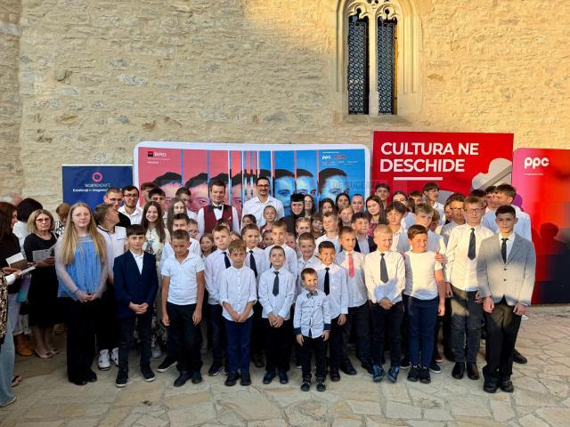 Copiii Așezământului Sf. Ierarh Leontie s-au bucurat de atmosfera caldă a concertului