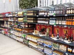 Auchan te invită la o călătorie în lumea berii – Peste 300 de sortimente din 25 de țări, la Târgul de Bere 2025