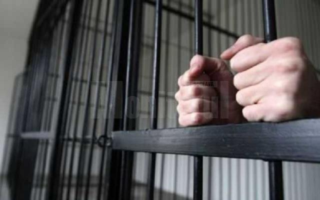 Dealer de droguri, trimis să mediteze la pușcărie