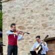Violonistul Alexandru Tomescu şi chitaristul Dragoş Ilie, în concert la Mânăstirea Bogdana din Rădăuţi