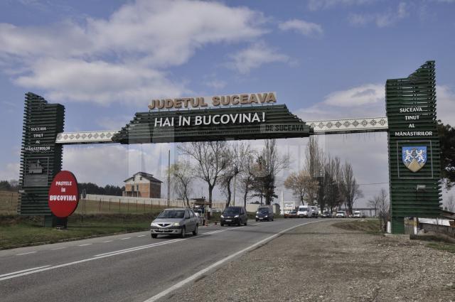 Vechea poartă de intrare, construită în anul 2010, a fost desființată deoarece se degradase