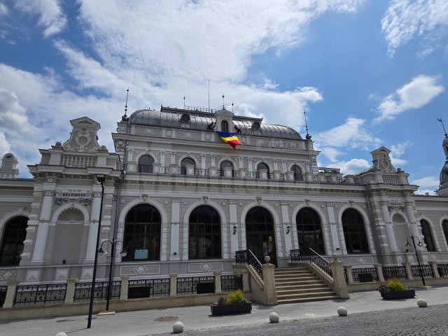 Drapelul României, de pe Centrul Muzeal „Cazinoul Băilor”, a fost înlocuit cu unul nou