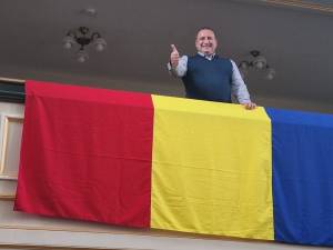 Drapelul României, de pe Centrul Muzeal „Cazinoul Băilor”, a fost înlocuit cu unul nou 4