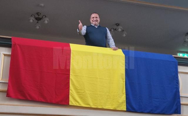 Drapelul României, de pe Centrul Muzeal „Cazinoul Băilor”, a fost înlocuit cu unul nou 4