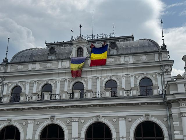 Drapelul României, de pe Centrul Muzeal „Cazinoul Băilor”, a fost înlocuit cu unul nou