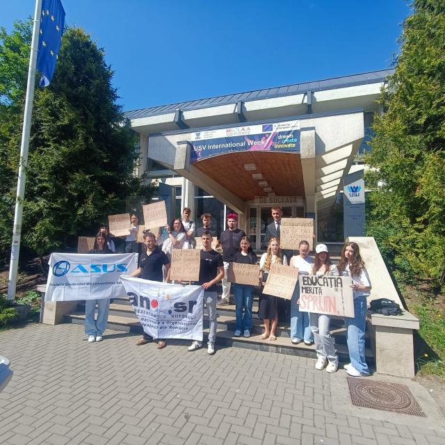 Mai mulți studenți suceveni au protestat împotriva tăierii burselor de către actualul Guvern