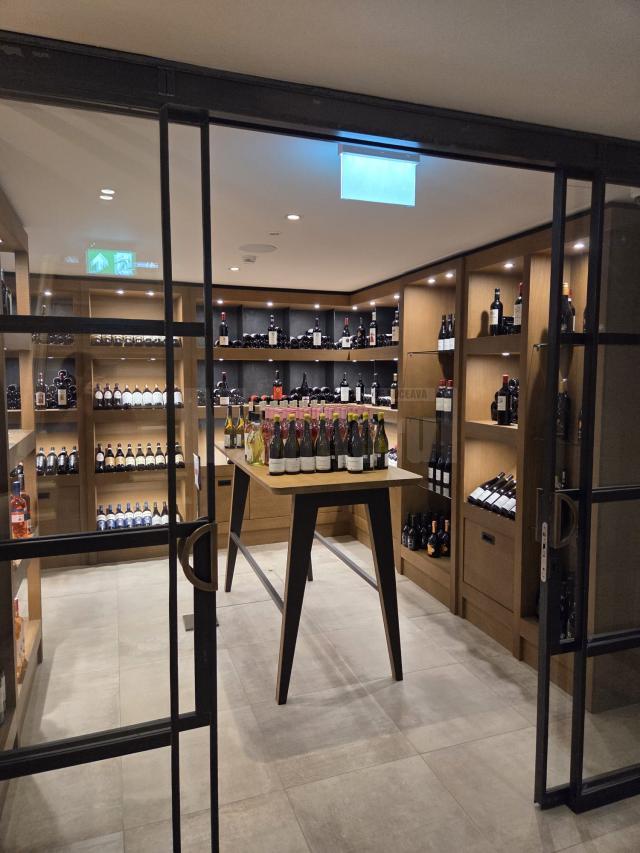 Restaurantul Latino se redeschide luni