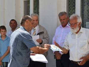 Înmânarea Diplomelor aniversare- Dreptul la memorie, în cadrul evenimentului de la Filiala Asociației Foștilor Deținuți Politici din România