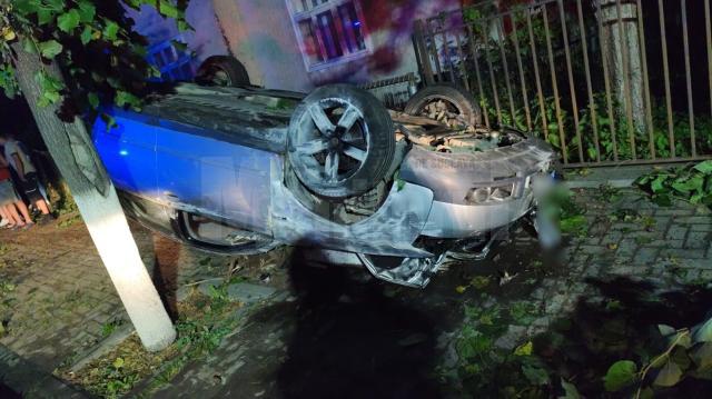 Doi consăteni au ajuns la spital după ce s-au ciocnit cu mașinile