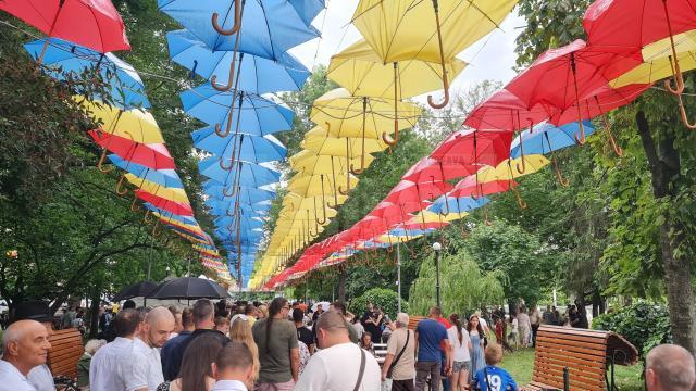 Ziua Ciorbei Rădăuțene - prima ediție, organizată de Primăria Rădăuți și Restaurantul Național, pe Aleea Umbreluțelor