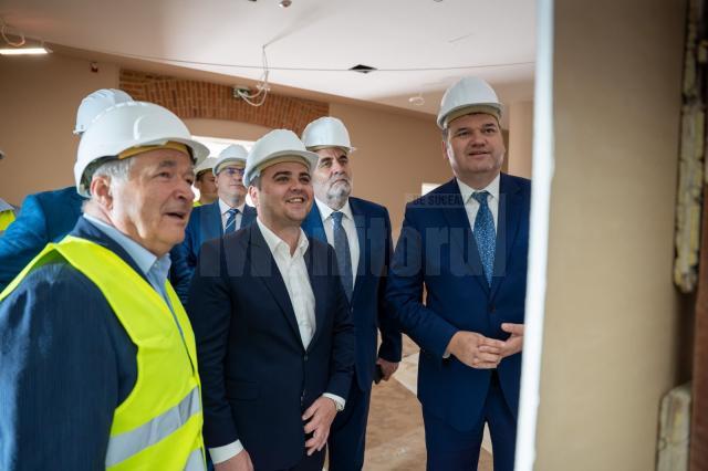 Ministrul Dezvoltării, Cseke Attila, a garantat finanțarea pentru Sala Polivalentă, căminul studențesc de la Moara și Palatul Administrativ din Suceava