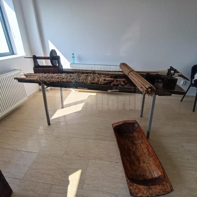 Un colț al tradițiilor populare ia naștere în Căminul Cultural din Moara