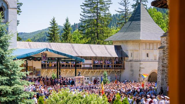 Sărbătoarea ctitorului Mănăstirii Putna, Binecredinciosul Voievod Ștefan cel Mare și Sfânt