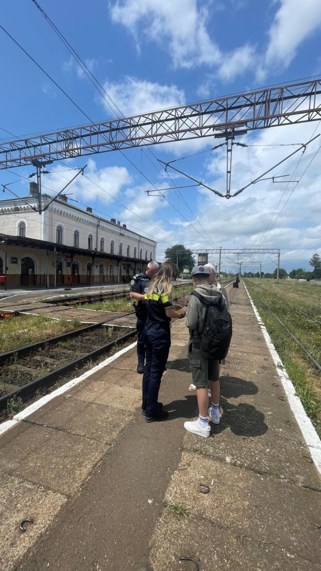 Polițiștii i-au avertizat pe tineri, timp de o săptămână, privind „Selfie-ul pe tren”