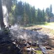 Depozit de lemne, incendiat cu o canistră de motorină, găsită la fața locului