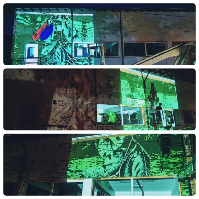 Prima pictură murală de mari dimensiuni din Siret, realizată de artistul polonez Wojciech Woźniak, vernisată vineri. Sursa foto FB - Institutul Polonez din București