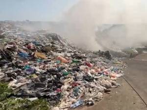 Incendiu la o stație de sortare a deșeurilor din Ițcani
