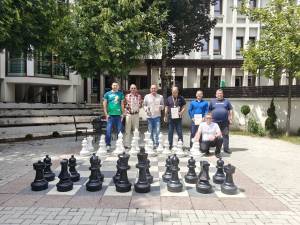 Cadre didactice pasionate de sportul minții, pe podium la „Spartachiada profesorilor”