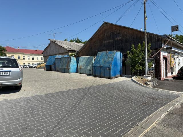 9 chioșcuri și 8 mese care figurau fără contract și ocupau domeniul public, scoase din Piața Centrală a Sucevei