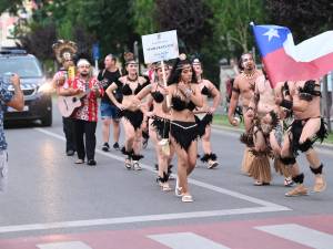 Formații din Insula Paștelui – Chile, România, Grecia, Polonia și alte țări au făcut spectacol în deschiderea Festivalului Arcanul din Rădăuți