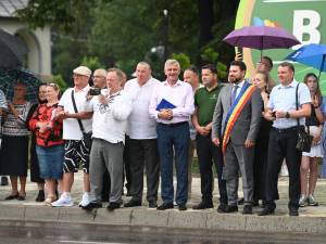 Formații din Insula Paștelui – Chile, România, Grecia, Polonia și alte țări au făcut spectacol în deschiderea Festivalului Arcanul din Rădăuți