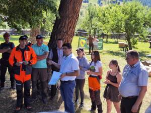 Startul concursului „Cel mai bun fasonator”, desfășurat la Ocolul Silvic Moldovița, cu tragerea la sorți a ordinii de participare